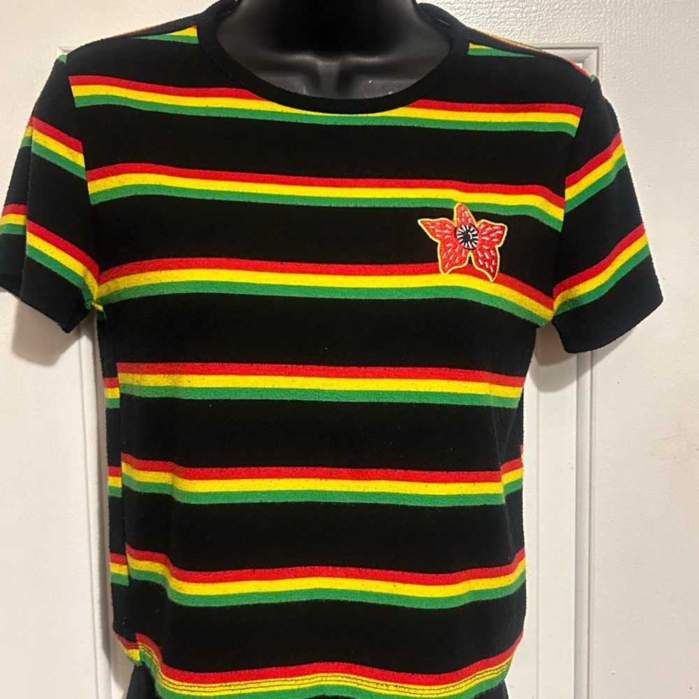 “Stranger things” cropped Tee size small